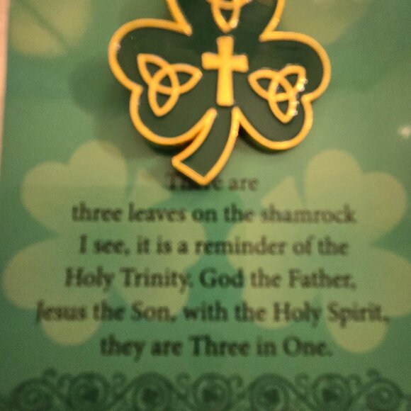 Celtic Three-Leaf Shamrock with Cross Lapel Pin New - Picture 3 of 3